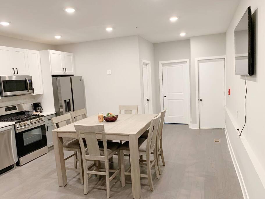 Modern 3 Bedroom 2 Ba With Patio Philadelphia Exterior photo